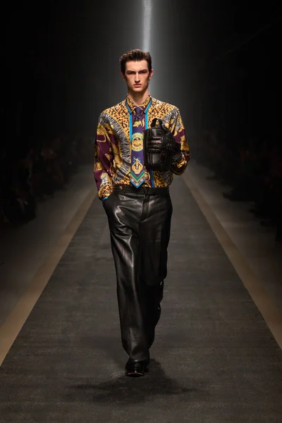 Look 13